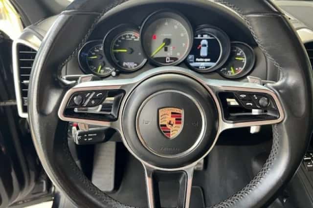 Porsche Cayenne (2015) thumbnail 106