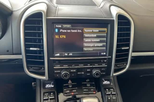Porsche Cayenne (2015) thumbnail 108
