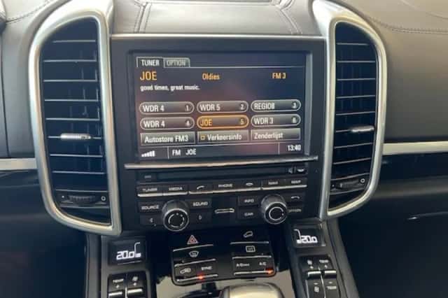 Porsche Cayenne (2015) thumbnail 110