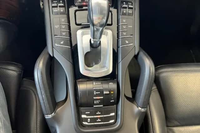 Porsche Cayenne (2015) thumbnail 113