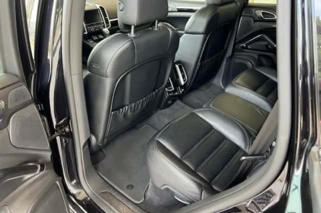 Porsche Cayenne (2015) thumbnail 22