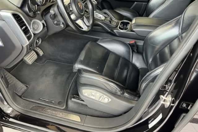 Porsche Cayenne (2015) thumbnail 26