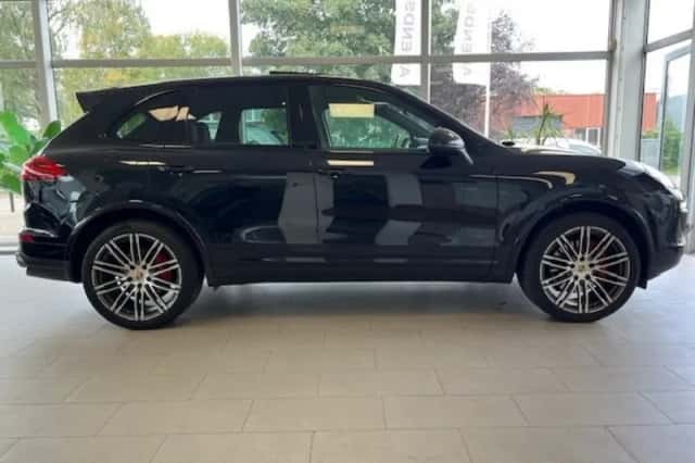 Porsche Cayenne (2015) thumbnail 5