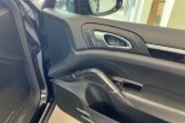 Porsche Cayenne (2015) thumbnail 50