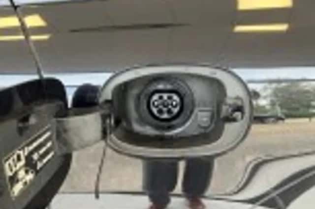 Porsche Cayenne (2015) thumbnail 56