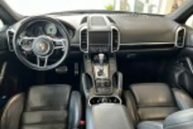 Porsche Cayenne (2015) thumbnail 62