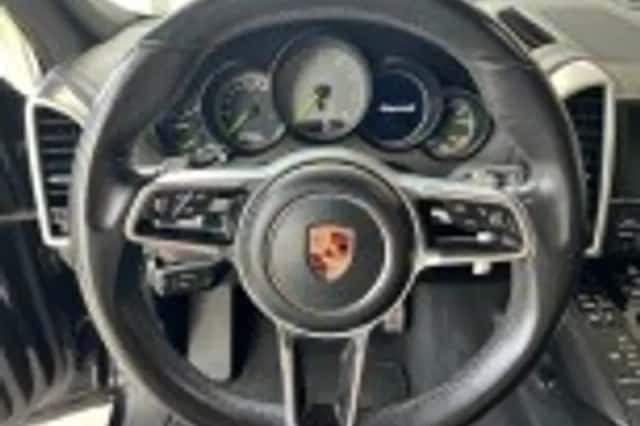 Porsche Cayenne (2015) thumbnail 67
