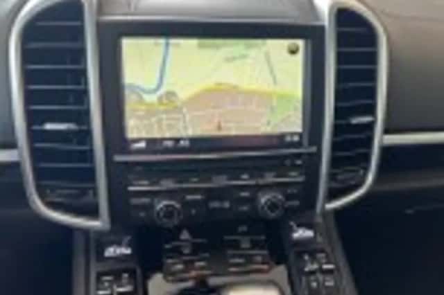 Porsche Cayenne (2015) thumbnail 71