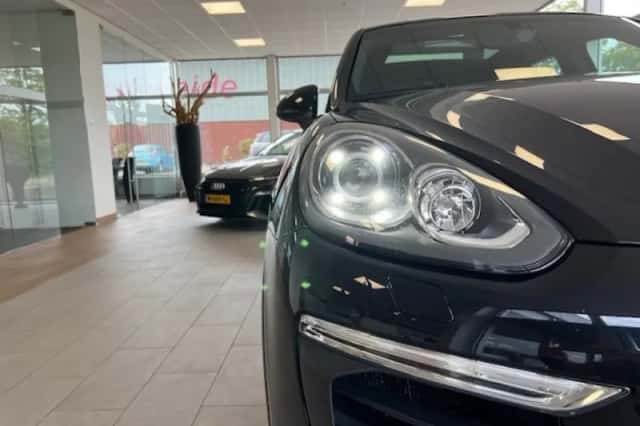 Porsche Cayenne (2015) thumbnail 84