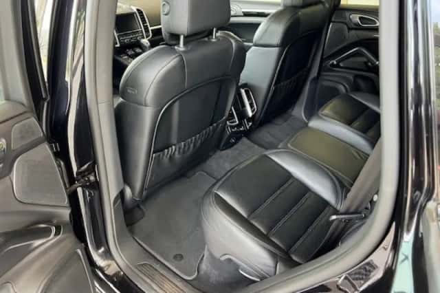 Porsche Cayenne (2015) thumbnail 98