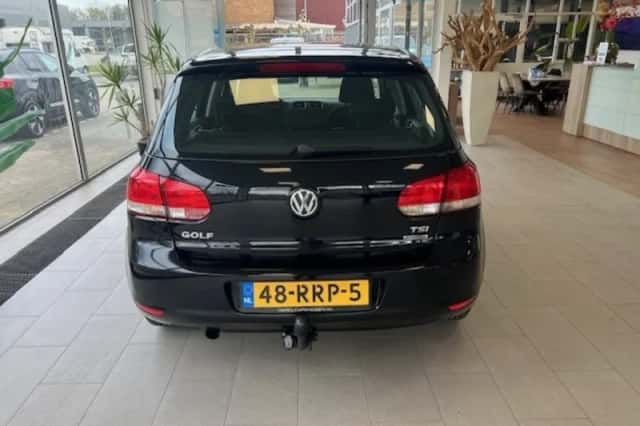 Volkswagen Golf (2011) thumbnail 4