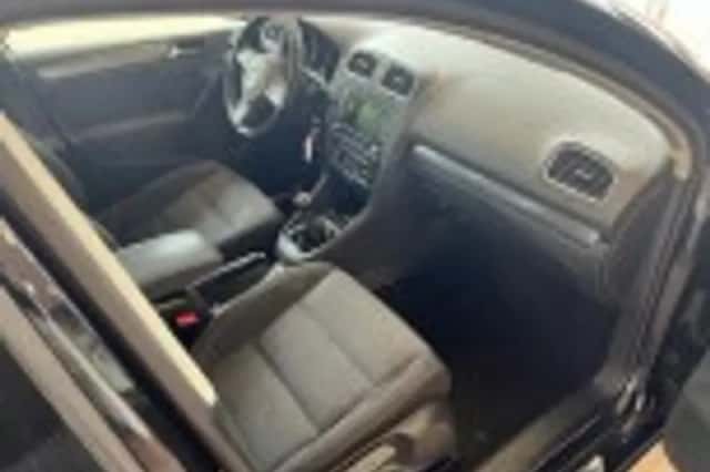 Volkswagen Golf (2011) thumbnail 33