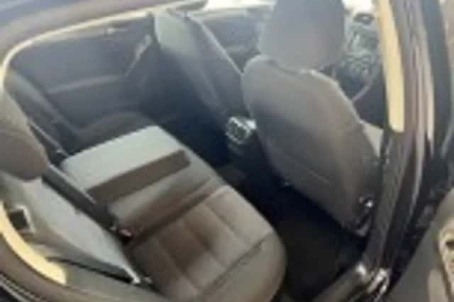 Volkswagen Golf (2011) thumbnail 34