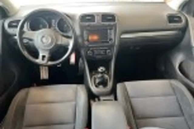 Volkswagen Golf (2011) thumbnail 37