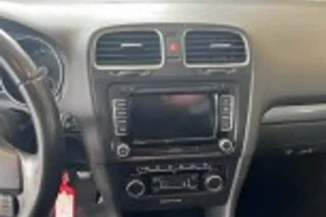 Volkswagen Golf (2011) thumbnail 42