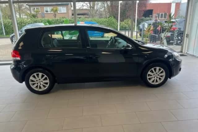 Volkswagen Golf (2011) thumbnail 6