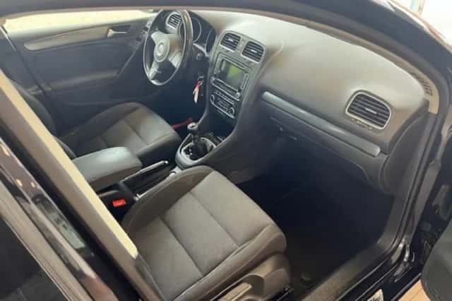Volkswagen Golf (2011) thumbnail 57
