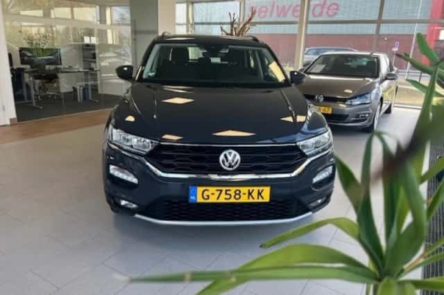 Volkswagen T Roc (2019) thumbnail 3