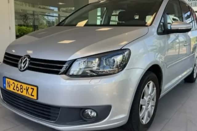 Volkswagen Touran (2013) thumbnail 1