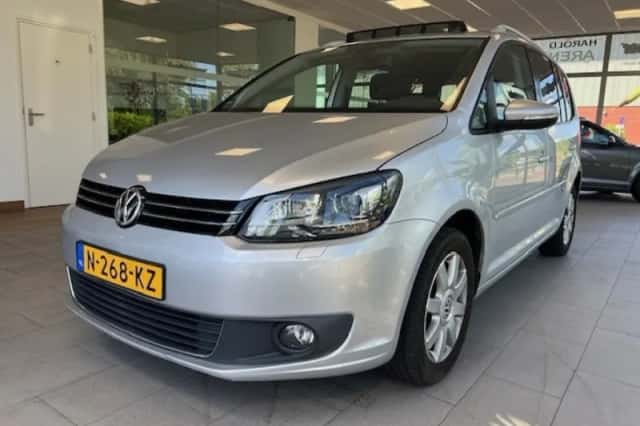 Volkswagen Touran (2013) thumbnail 2