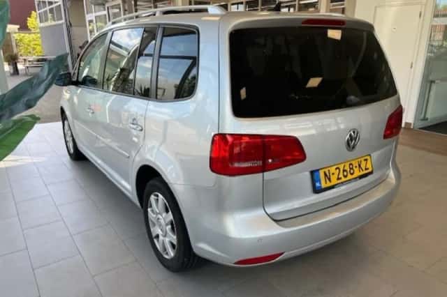 Volkswagen Touran (2013) thumbnail 3