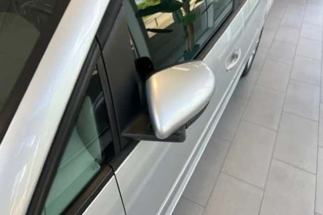 Volkswagen Touran (2013) thumbnail 21
