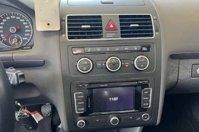 Volkswagen Touran (2013) thumbnail 24