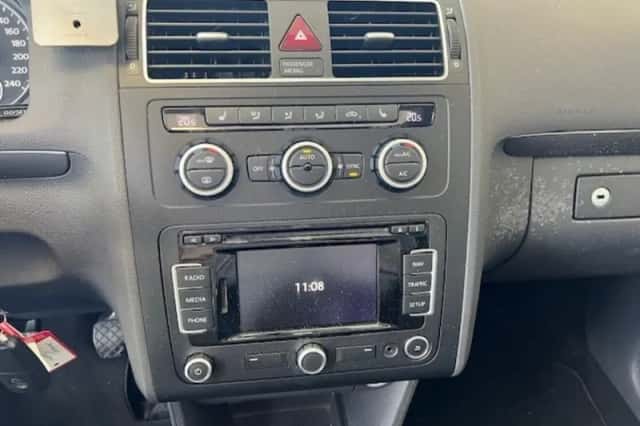Volkswagen Touran (2013) thumbnail 25