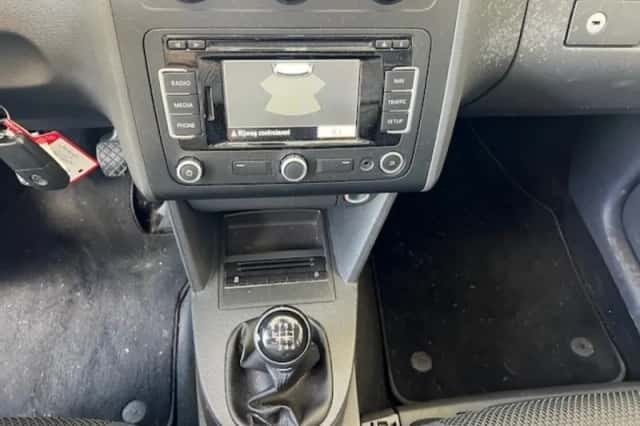 Volkswagen Touran (2013) thumbnail 30