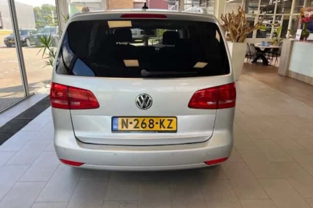 Volkswagen Touran (2013) thumbnail 4