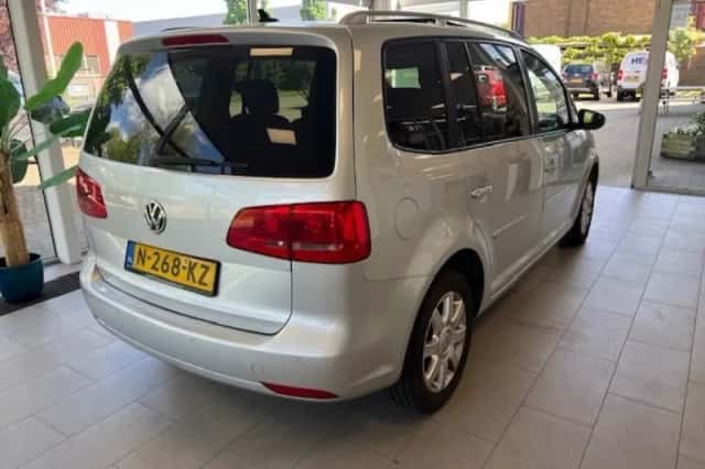 Volkswagen Touran (2013) thumbnail 5