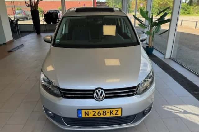Volkswagen Touran (2013) thumbnail 9