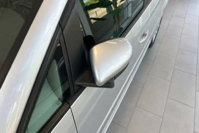Volkswagen Touran (2013) thumbnail 83