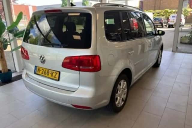 Volkswagen Touran (2013) thumbnail 98