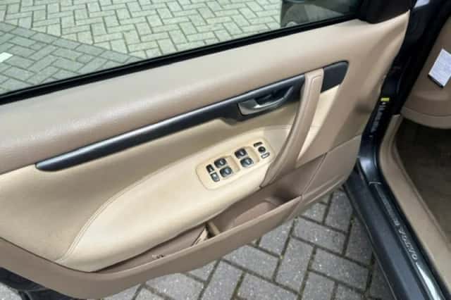 Volvo S60 (2008) thumbnail 57