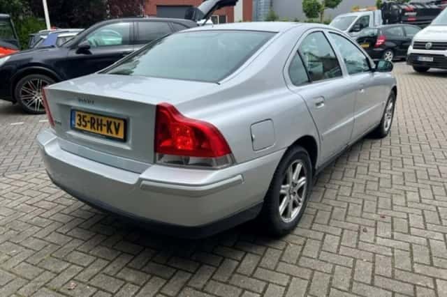 Volvo S60 (2005) thumbnail 5