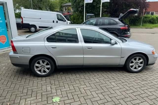 Volvo S60 (2005) thumbnail 6