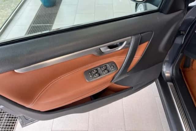 Volvo V70 (2005) thumbnail 72