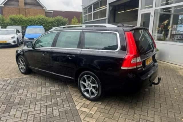 Volvo V70 (2016) thumbnail 2