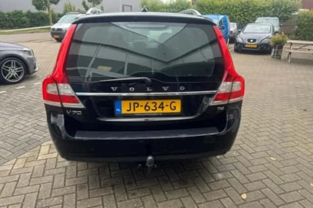 Volvo V70 (2016) thumbnail 3