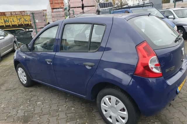 Dacia Sandero (2009) thumbnail 4