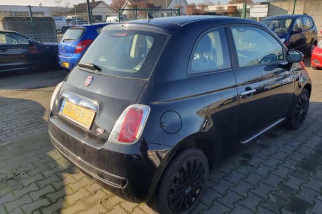 Fiat 500 (2015) thumbnail 3