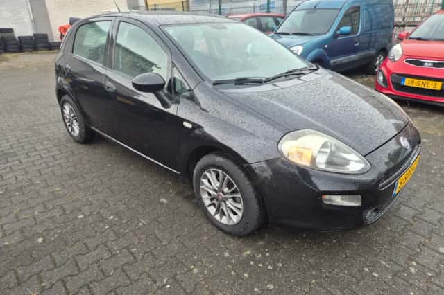 Fiat Punto (2012) thumbnail 2