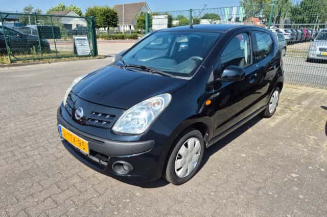 Nissan Pixo (2010) thumbnail 1