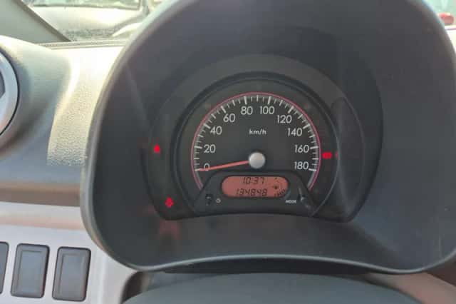 Nissan Pixo (2010) thumbnail 6