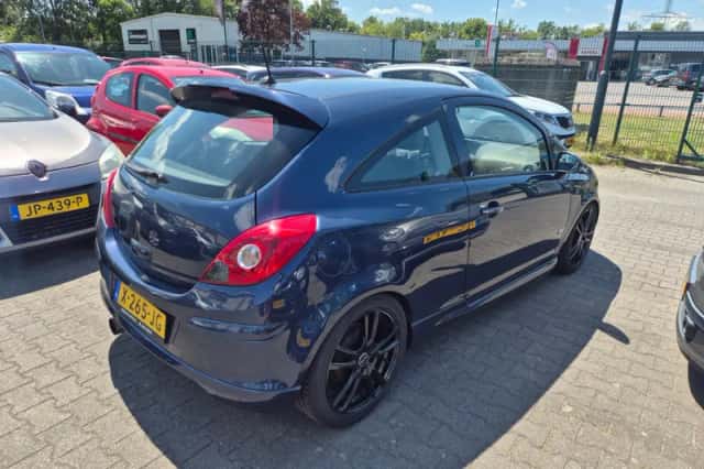 Opel Corsa (2011) thumbnail 3