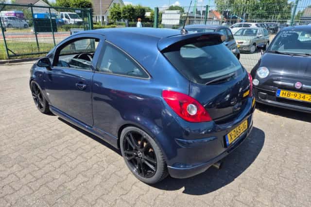 Opel Corsa (2011) thumbnail 4