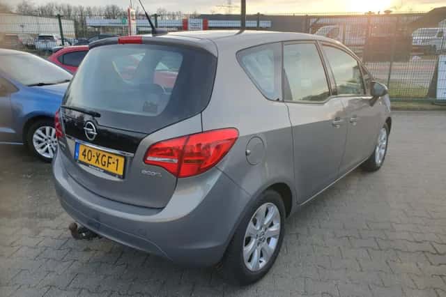 Opel Meriva (2012) thumbnail 3