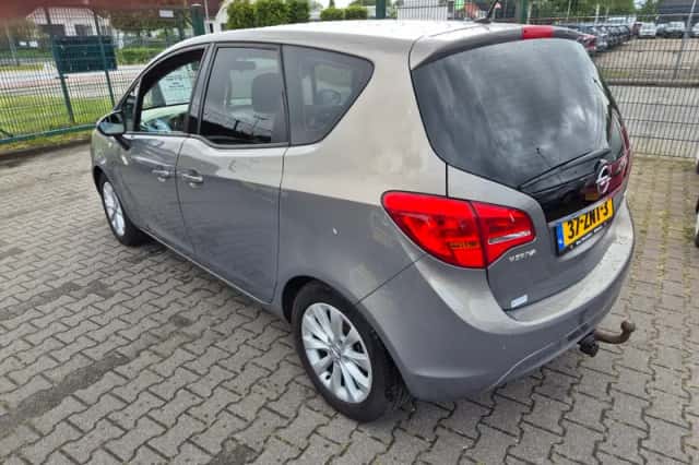 Opel Meriva (2012) thumbnail 4