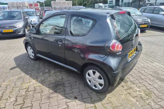 Toyota Aygo (2009) thumbnail 4